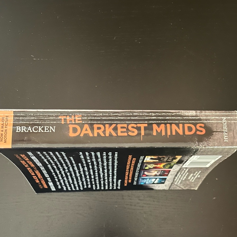The Darkest Minds Book by Alexandra Bracken Paperback
